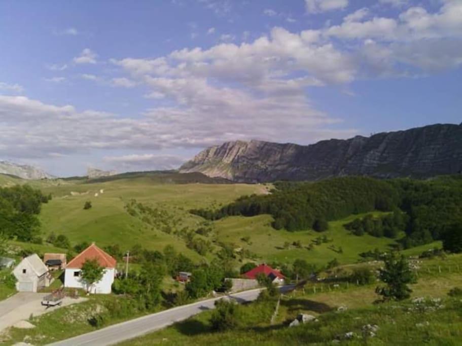 Cemerno Cottage Gacko ภายนอก รูปภาพ