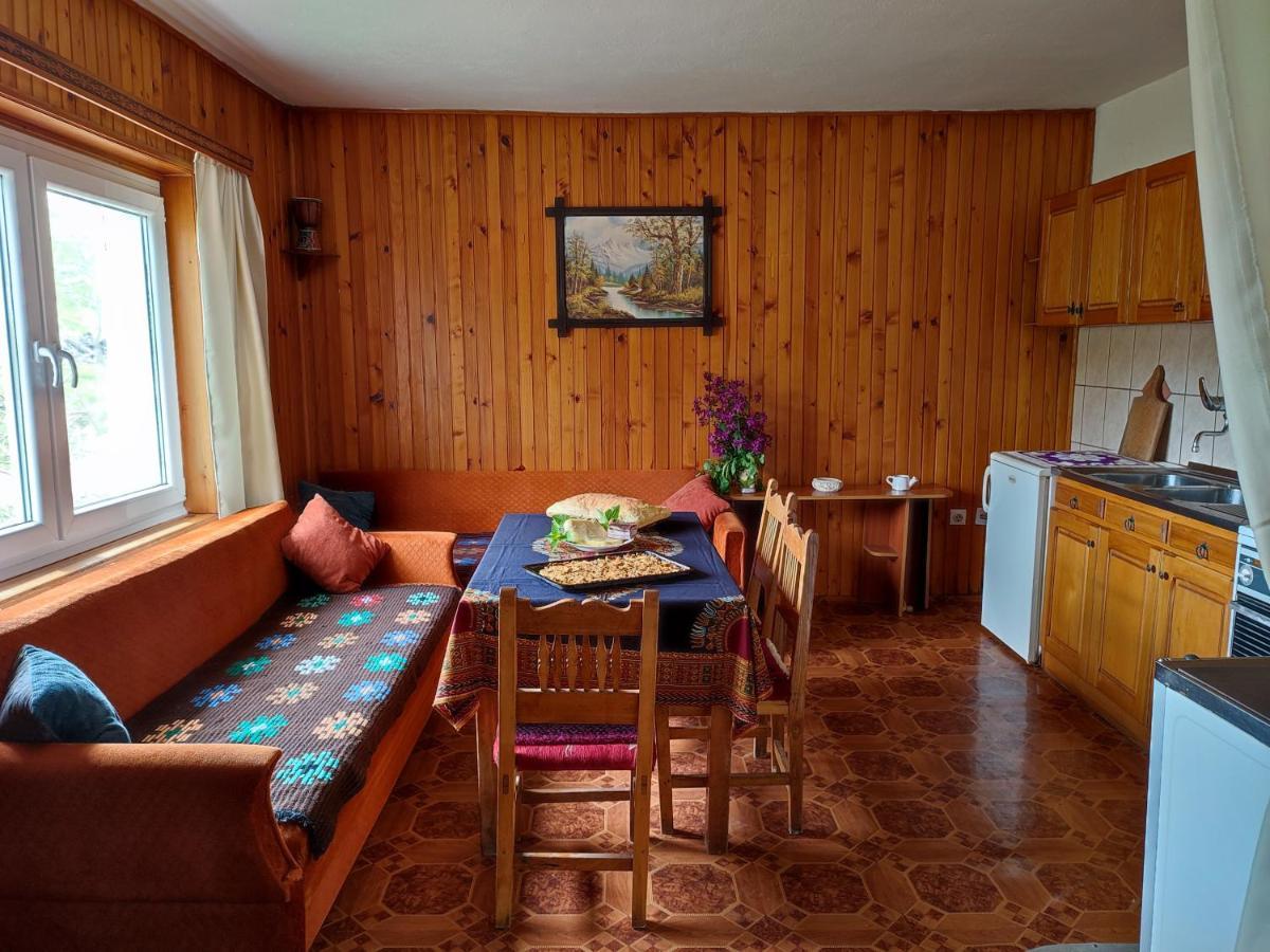 Cemerno Cottage Gacko ภายนอก รูปภาพ